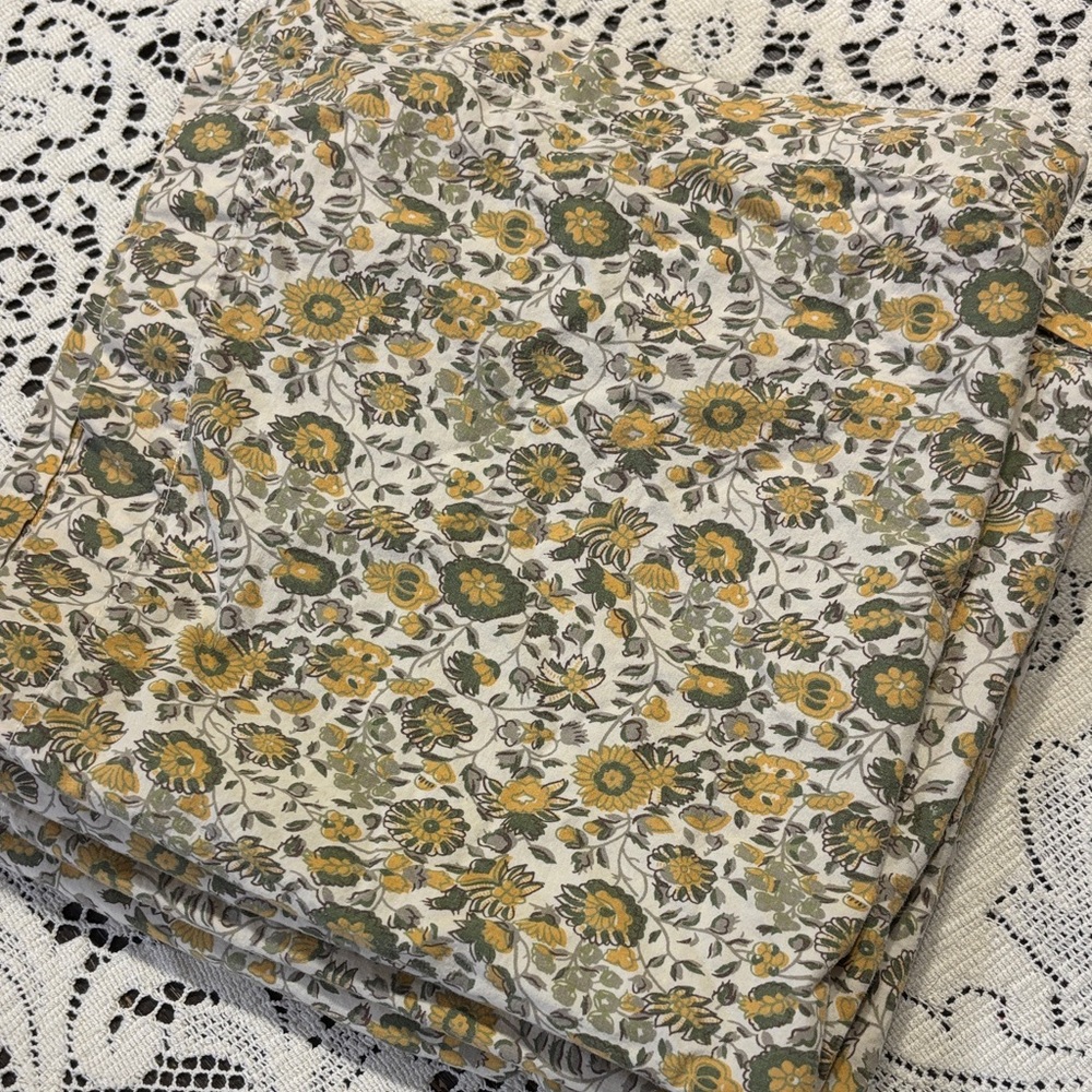 RARE Pottery Barn 2007 100% Cotton Floral Napkin Set of 4 | Cottagecore | dainty